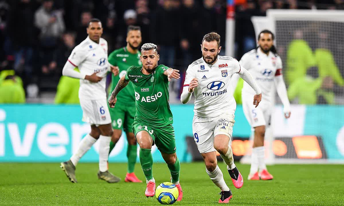 那不勒斯防线稳固不失，坚守主场胜利的简单介绍