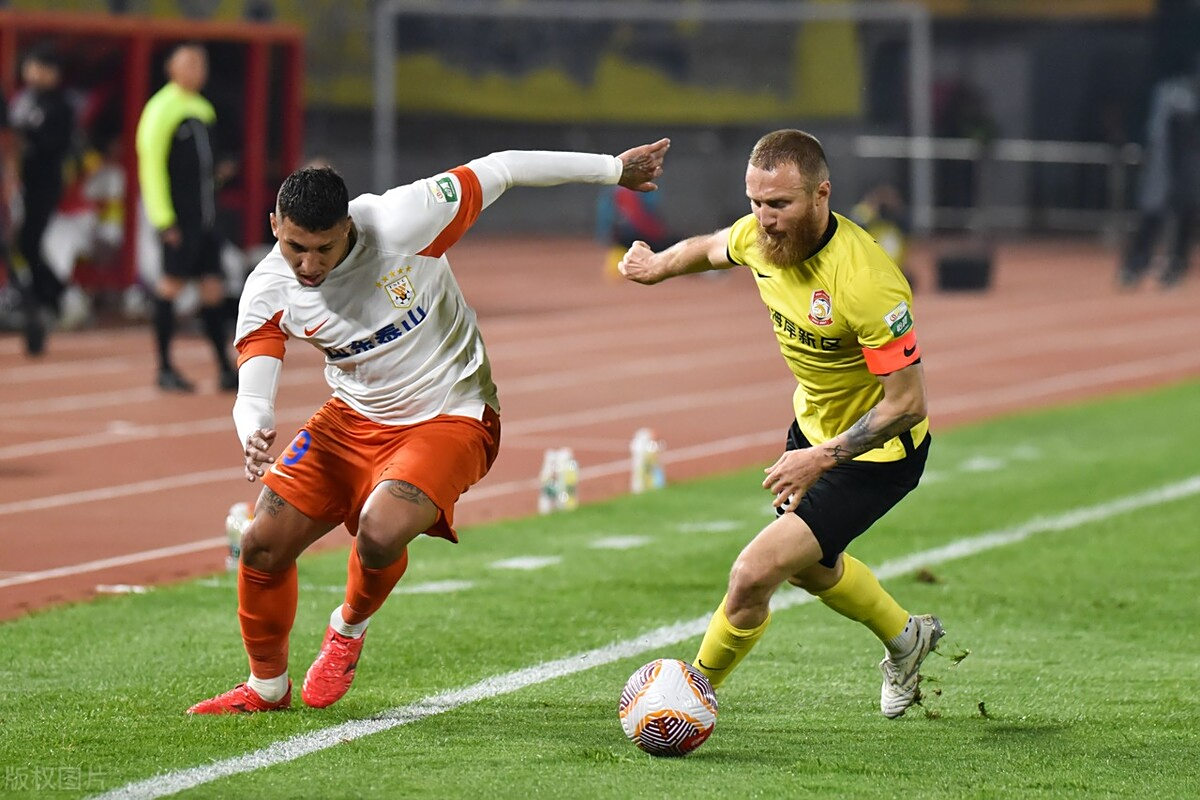 历史巨变！球队突破传统障碍的简单介绍