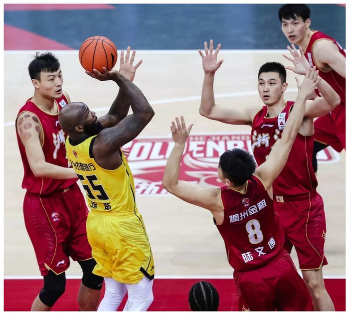 北京首钢逆袭获胜，积分榜名次不变的简单介绍