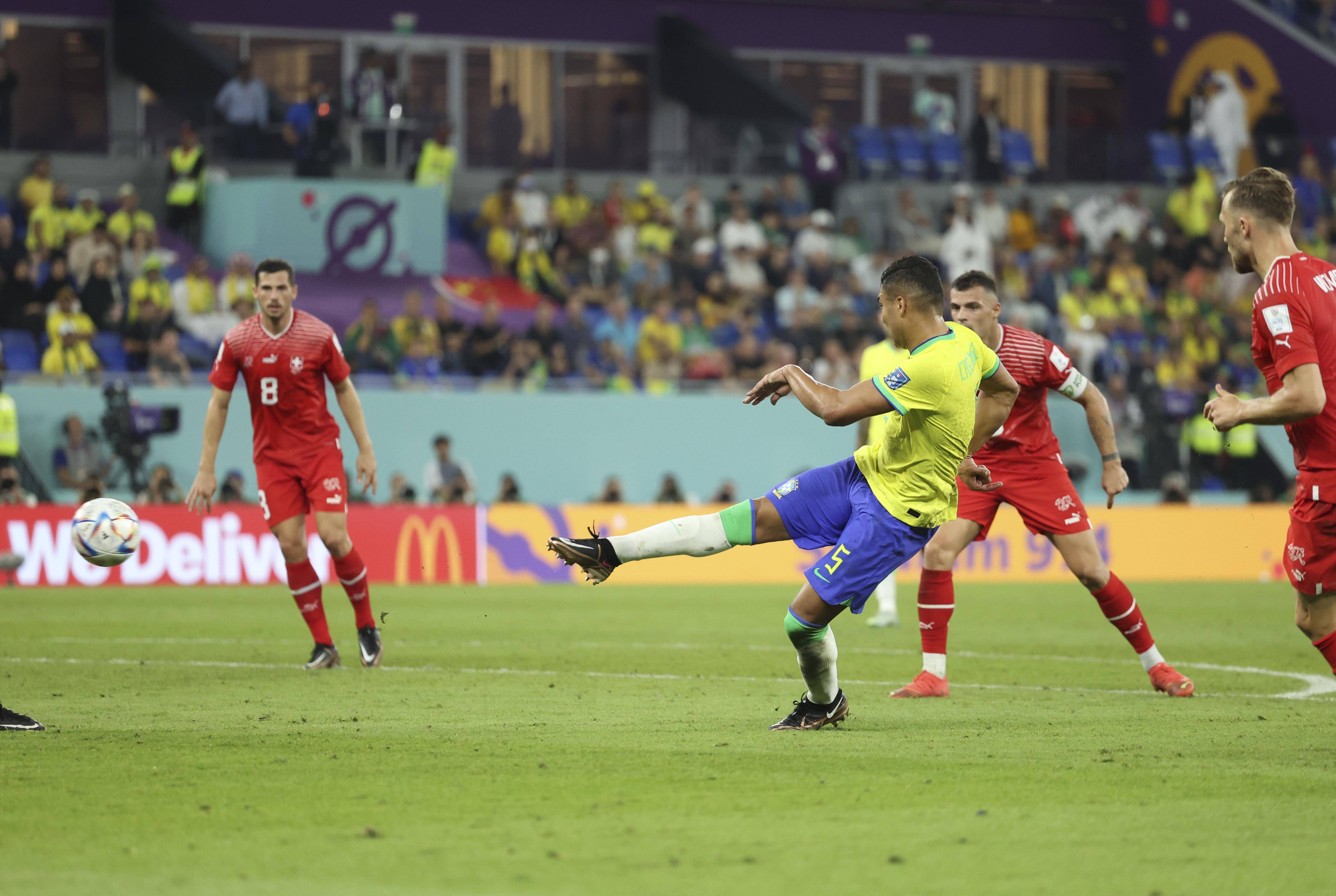 包含卡塔尔队在足球比赛中表现出色获胜的词条