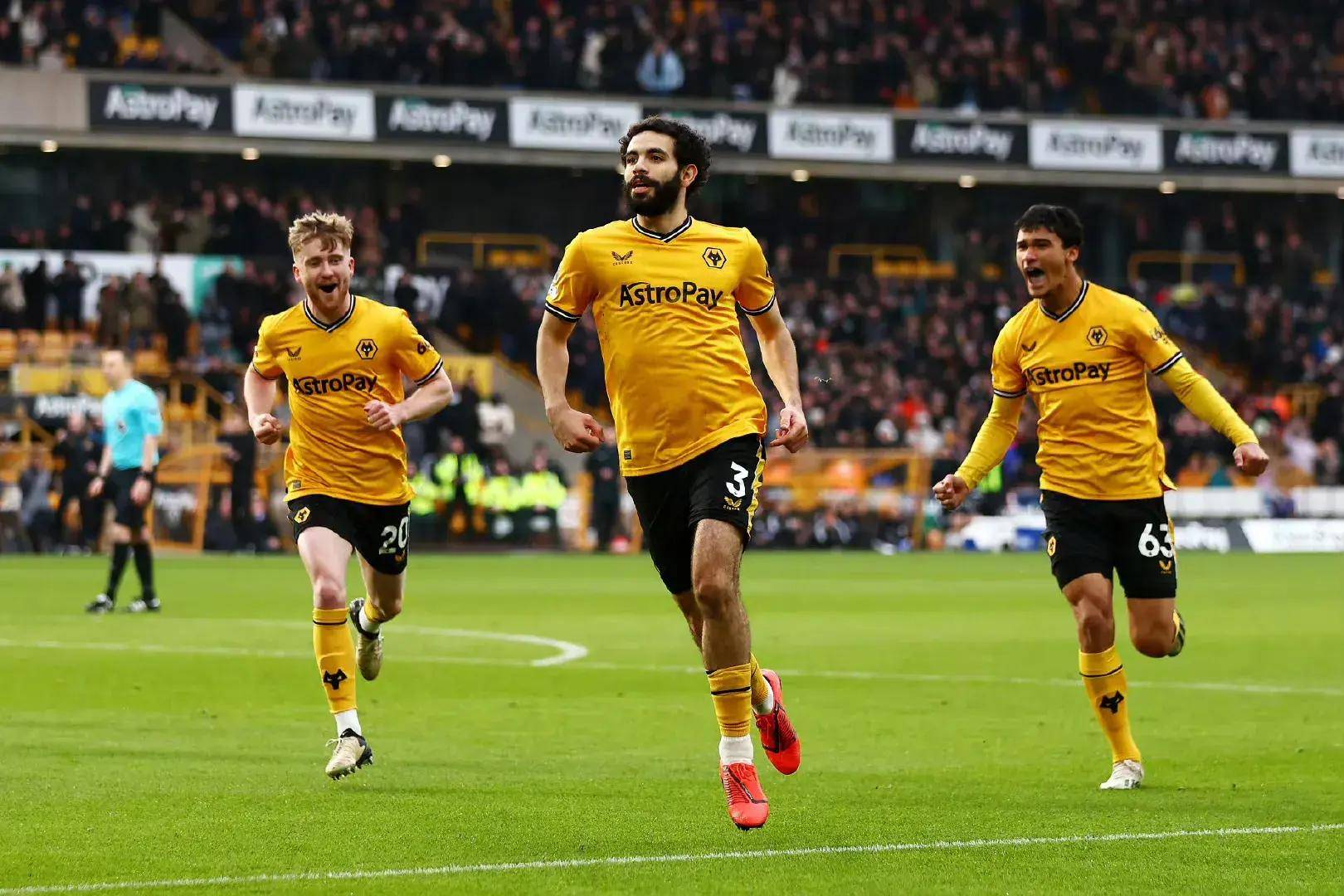 ac米兰-关于狼队客场逆转比分，英超积分继续攀升的信息