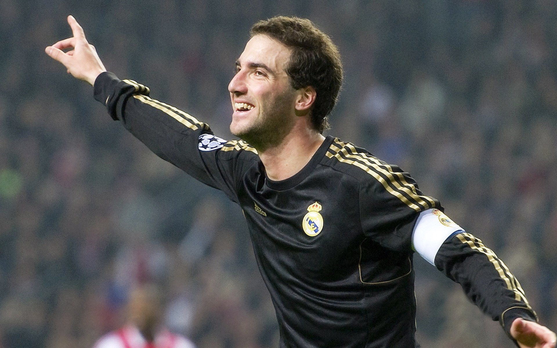 天山脚下见证历史，切特关键进球定乾坤，新疆队强压骑士展雄风