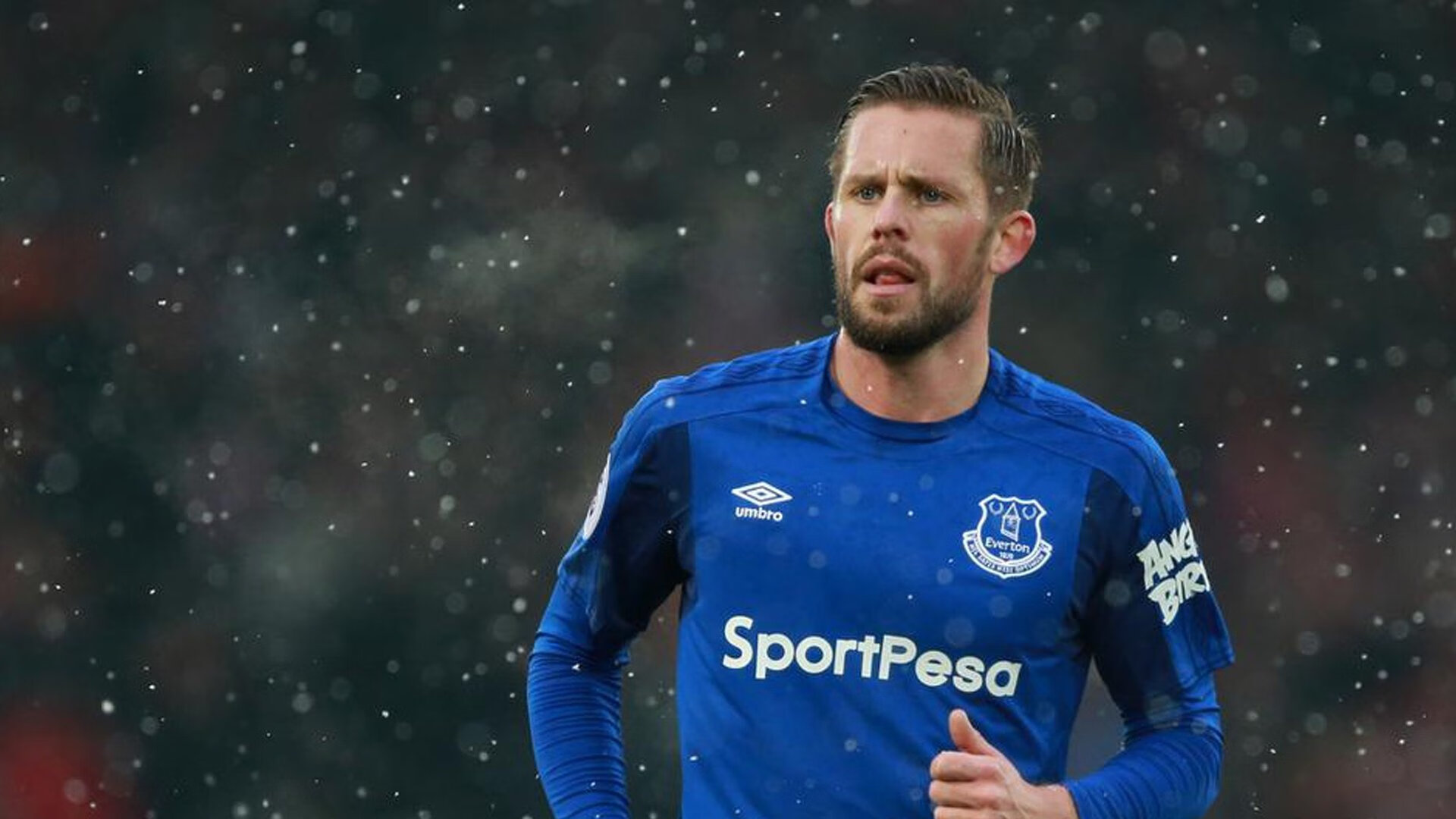 双线鏖战，绿茵场上的法德史诗与乒乓球台前的暴力美学